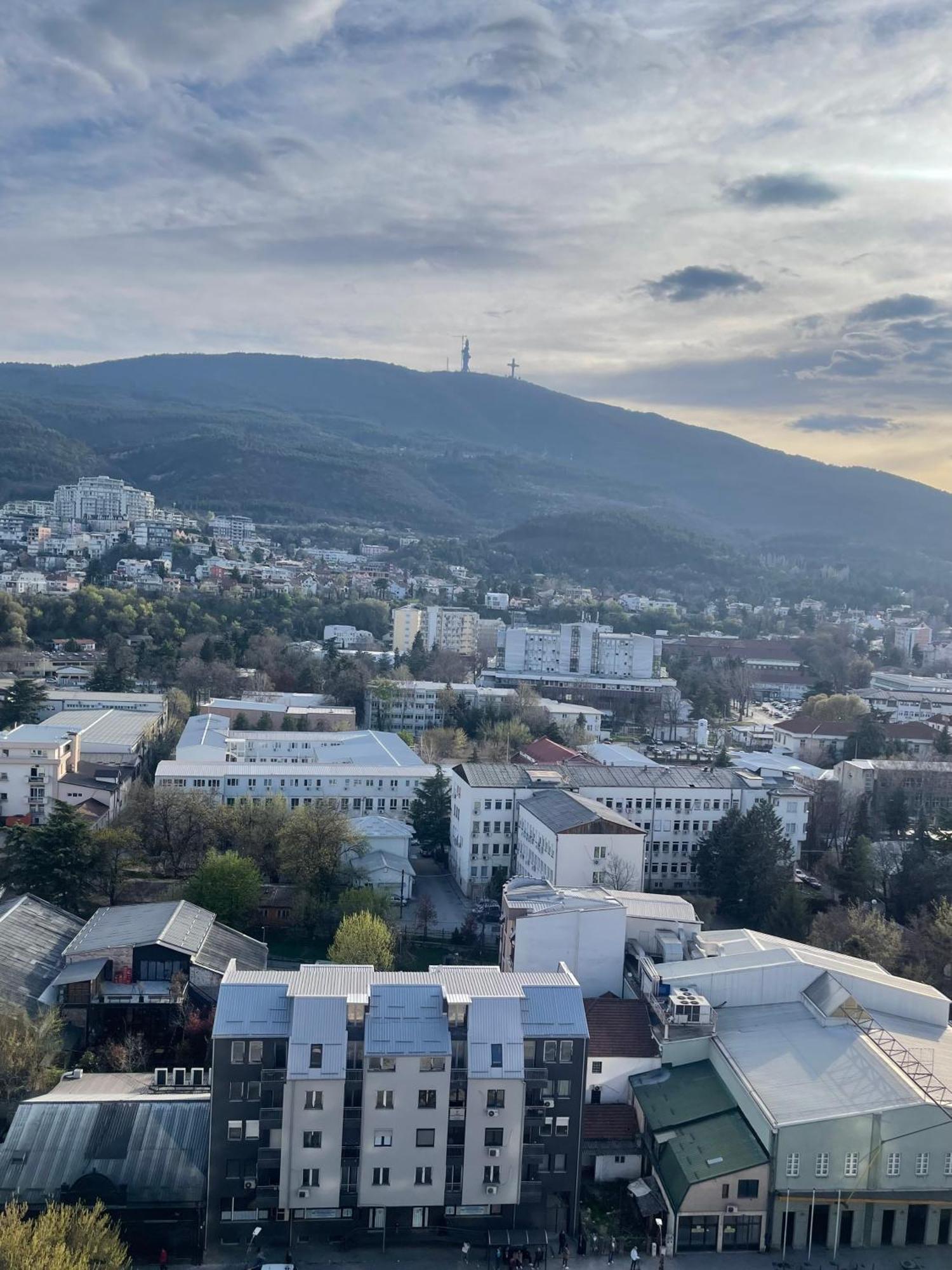 180° View Apartment In Diamond Building Skopje Exteriör bild