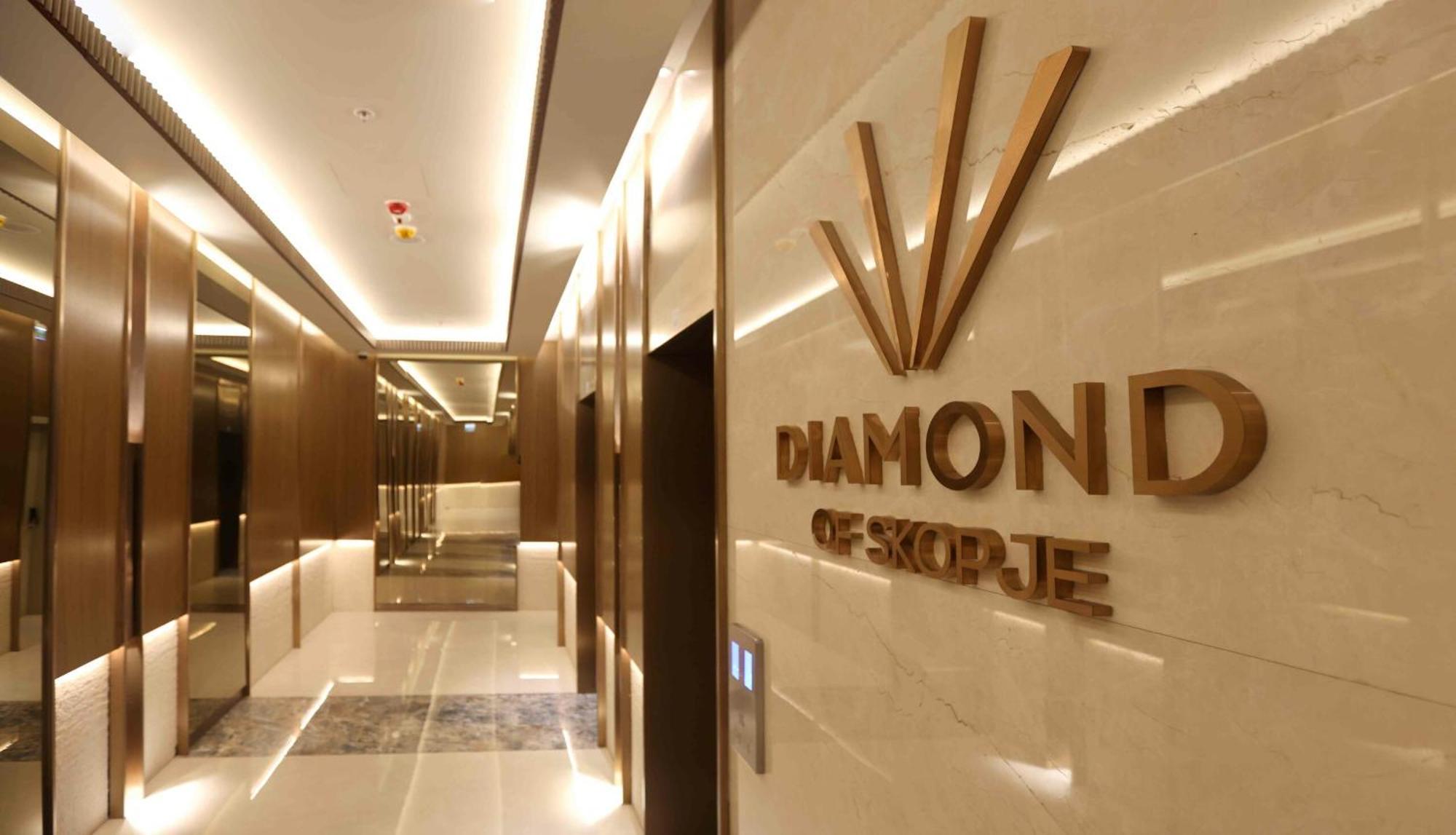 180° View Apartment In Diamond Building Skopje Exteriör bild