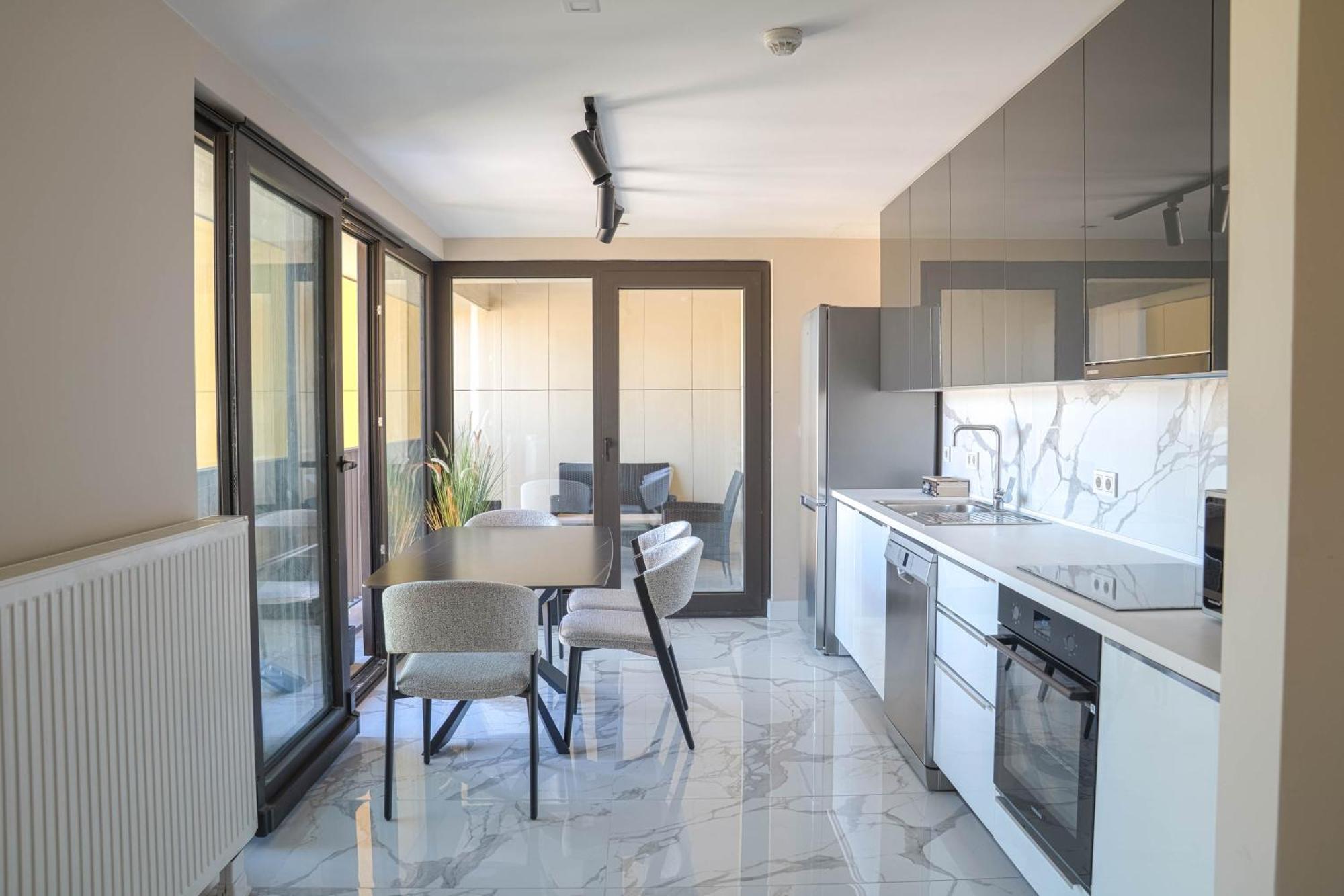 180° View Apartment In Diamond Building Skopje Exteriör bild