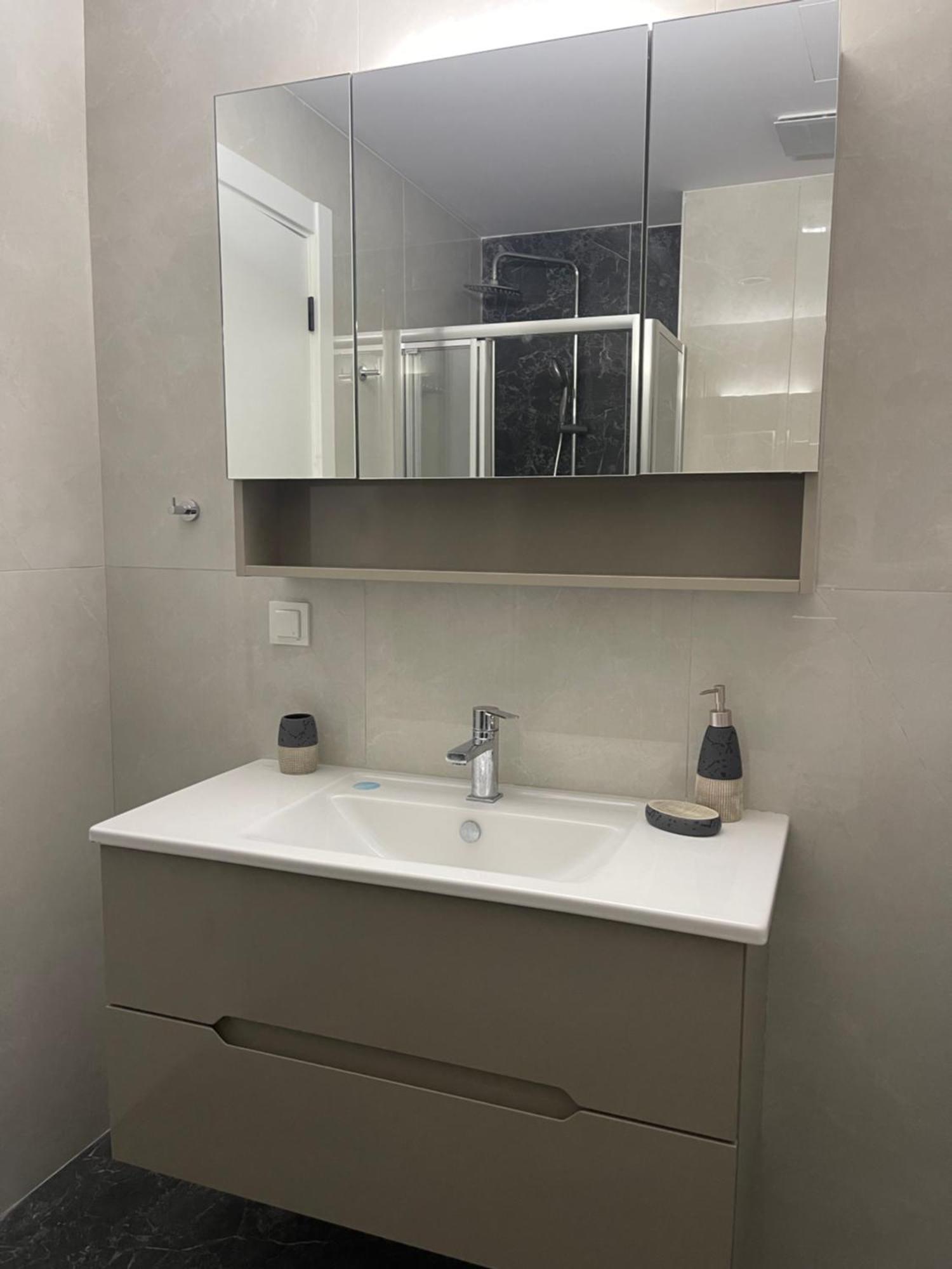 180° View Apartment In Diamond Building Skopje Exteriör bild
