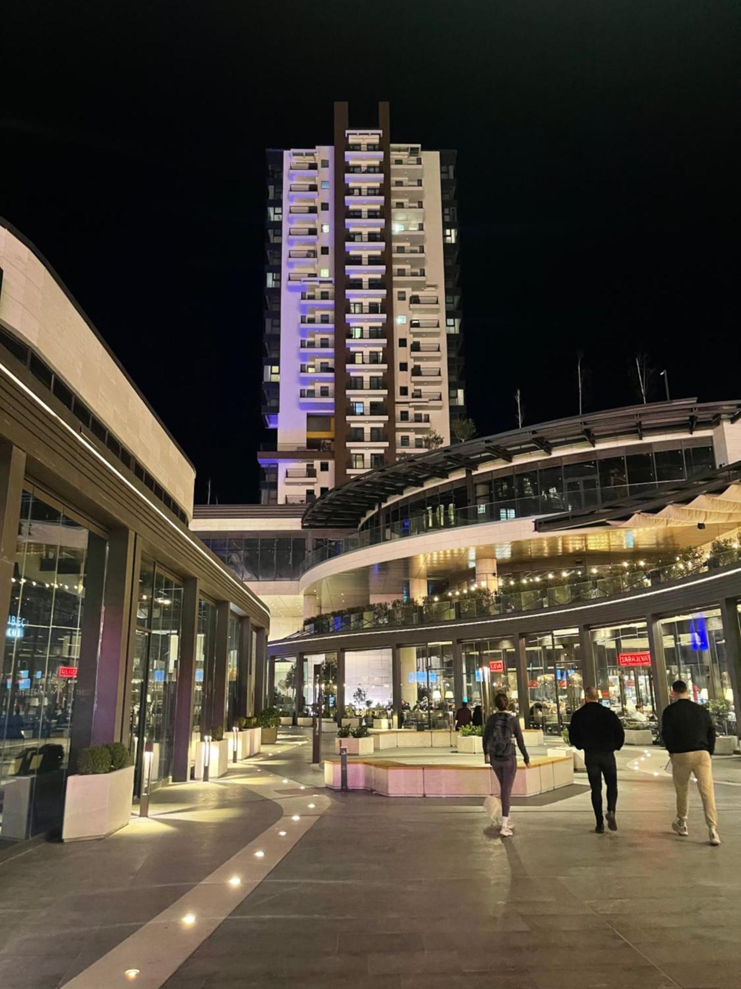 180° View Apartment In Diamond Building Skopje Exteriör bild