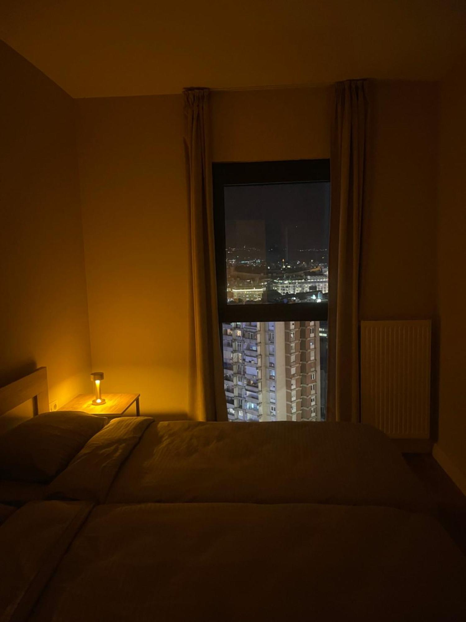 180° View Apartment In Diamond Building Skopje Exteriör bild