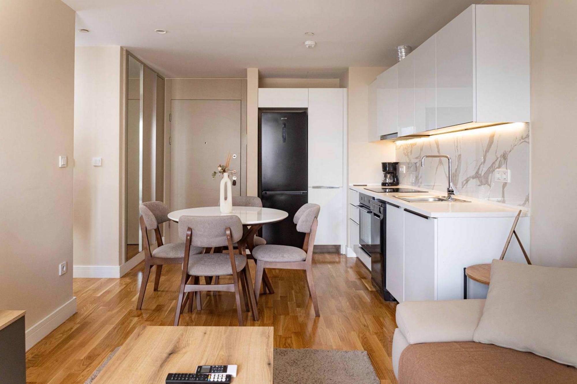 180° View Apartment In Diamond Building Skopje Exteriör bild