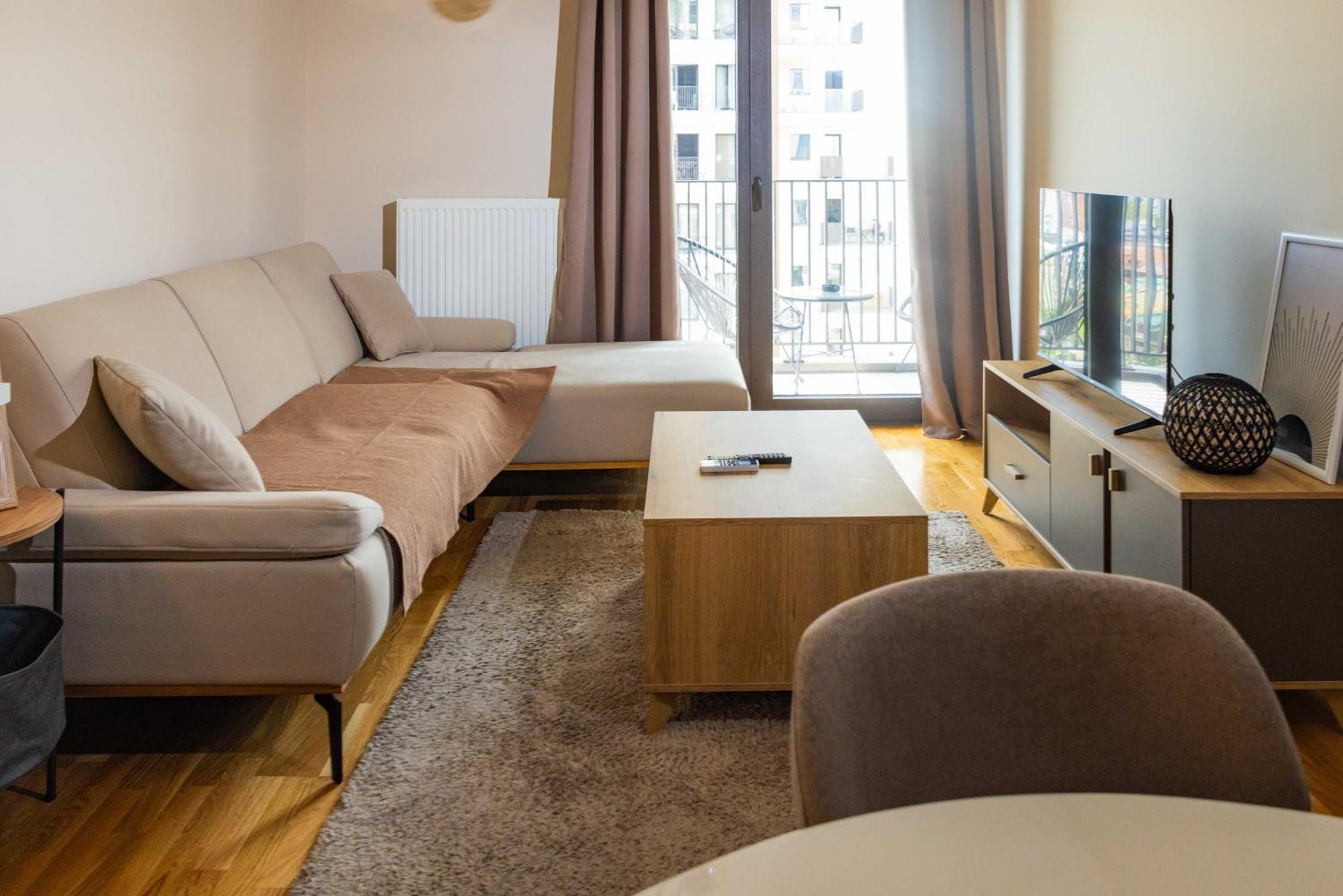 180° View Apartment In Diamond Building Skopje Exteriör bild